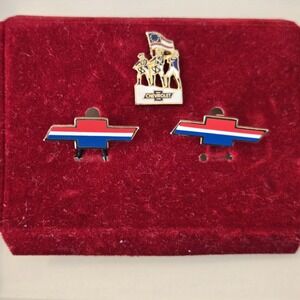 VTG 70s CHEVROLET Bowtie Cufflinks Set W Lapel Pin Car Auto Chevy Cufflinks 76'